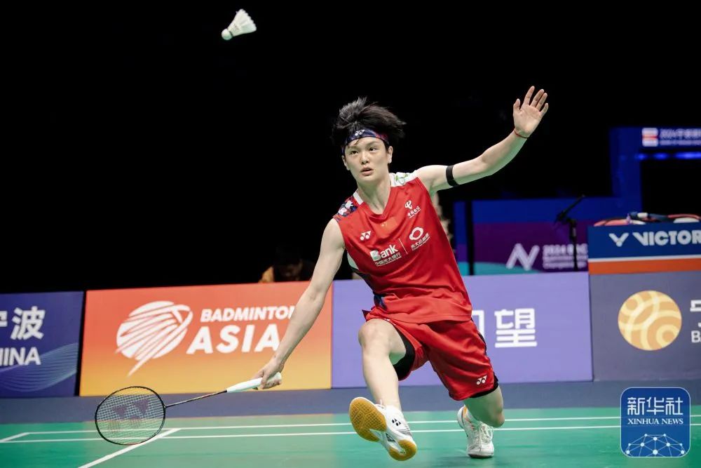 莱斯科特：梅西是加强版的D席，和C罗相比我还是会选梅西