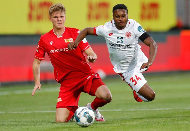 隔绝外界噪 隔绝外界噪