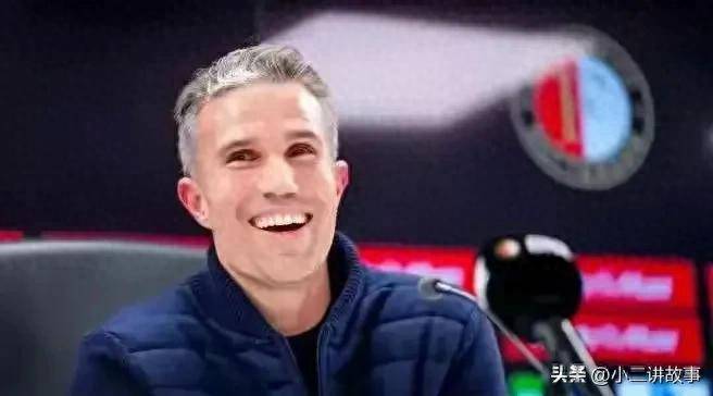 双方在中场 双方在中场