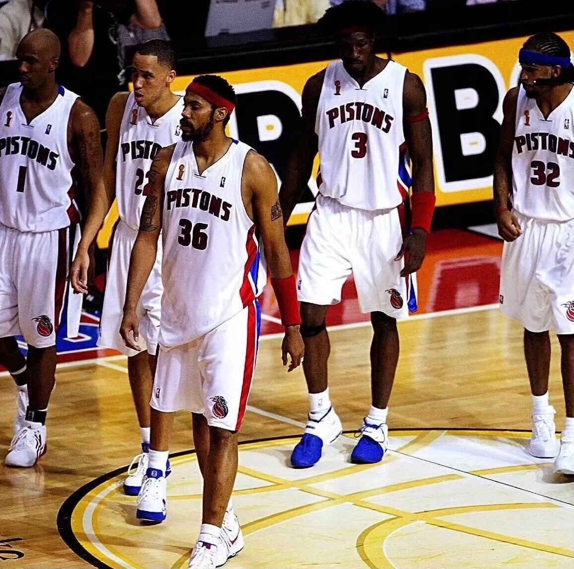 夜间在持牌 夜间在持牌